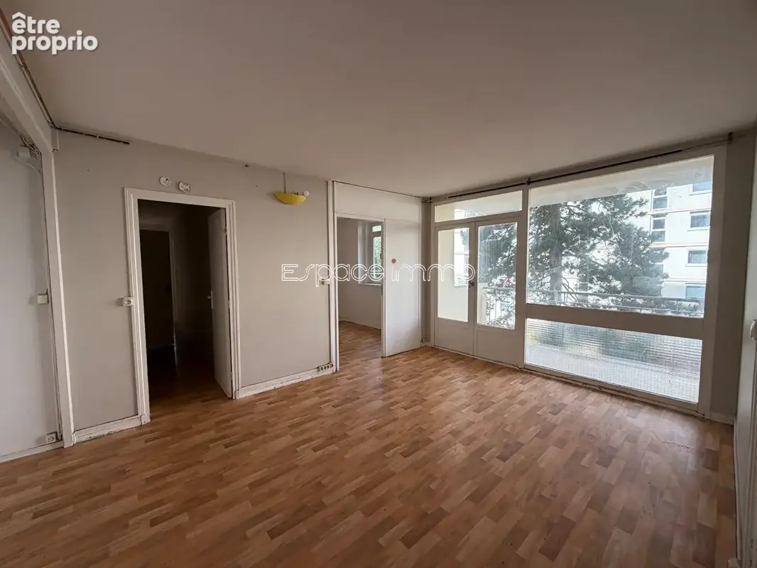 Appartement à MONT-SAINT-AIGNAN