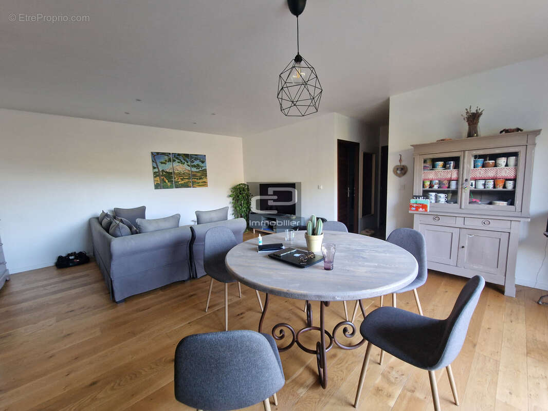 Appartement à POLEYMIEUX-AU-MONT-D'OR