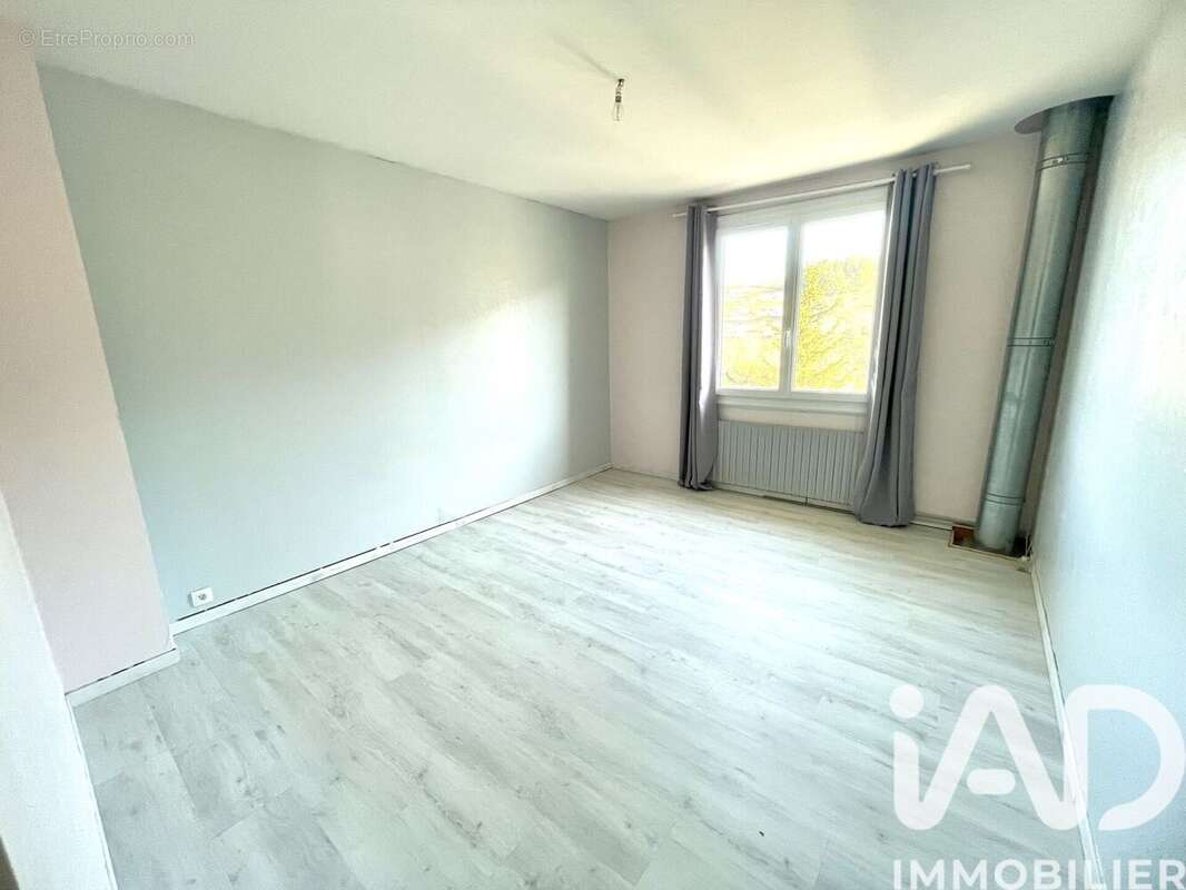 Maison 98 m² à Satillieu  - photo 7