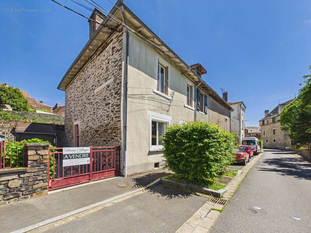 Maison à JUMILHAC-LE-GRAND