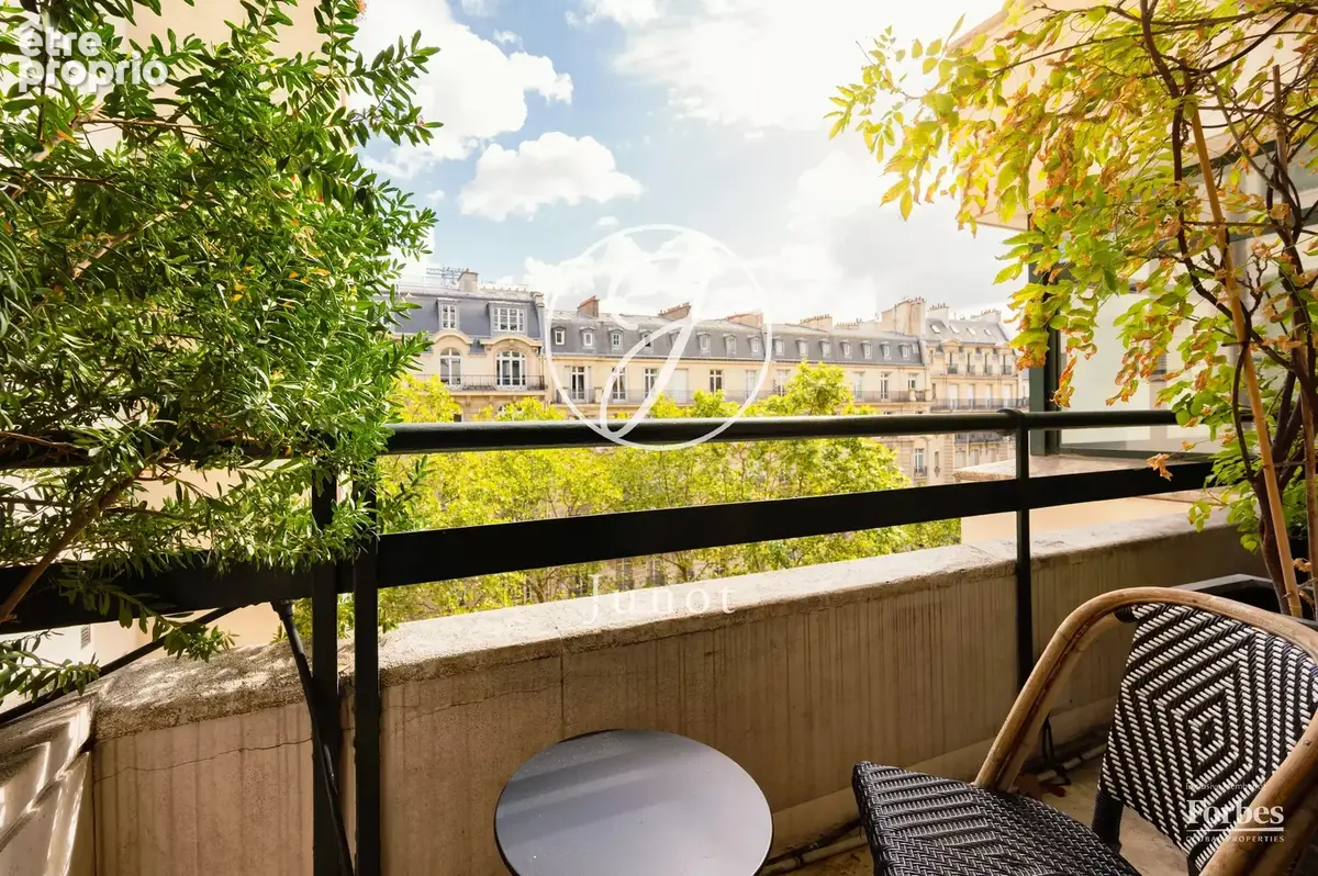 Paris 7e - SÈVRES-BABYLONE - Appartement familial d’exception - 8 pièces - 248,52m² Carrez - 4 chambres - Balcons - Vues dégagée - photo 2