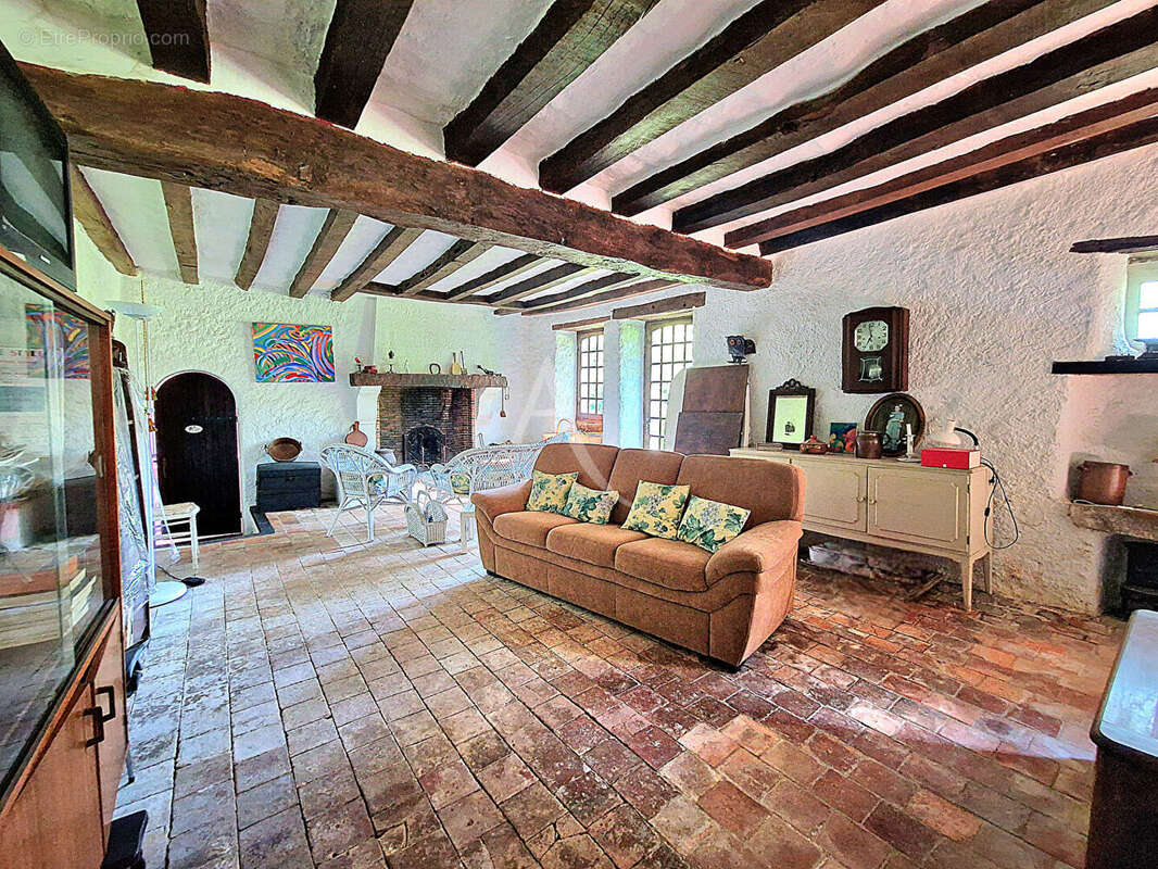 À vendre - Longère de caractère à Brissarthe - 130m² - photo 4