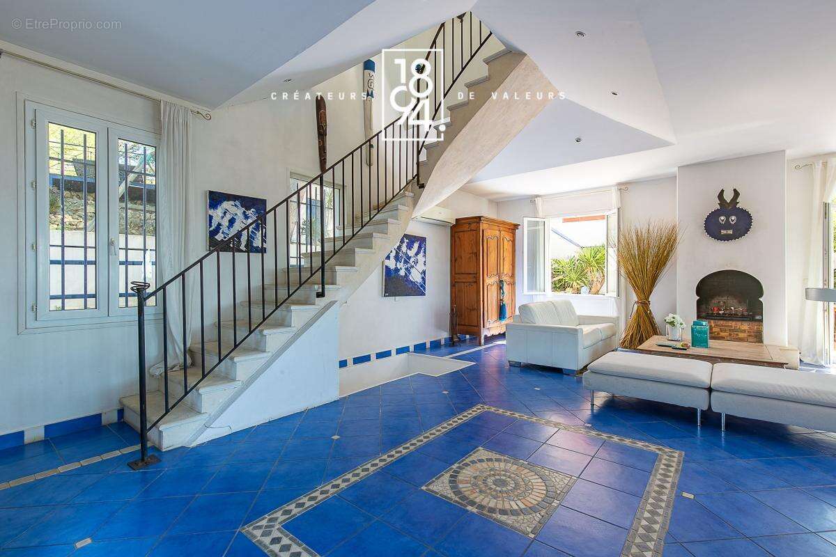 Maison à CARRY-LE-ROUET