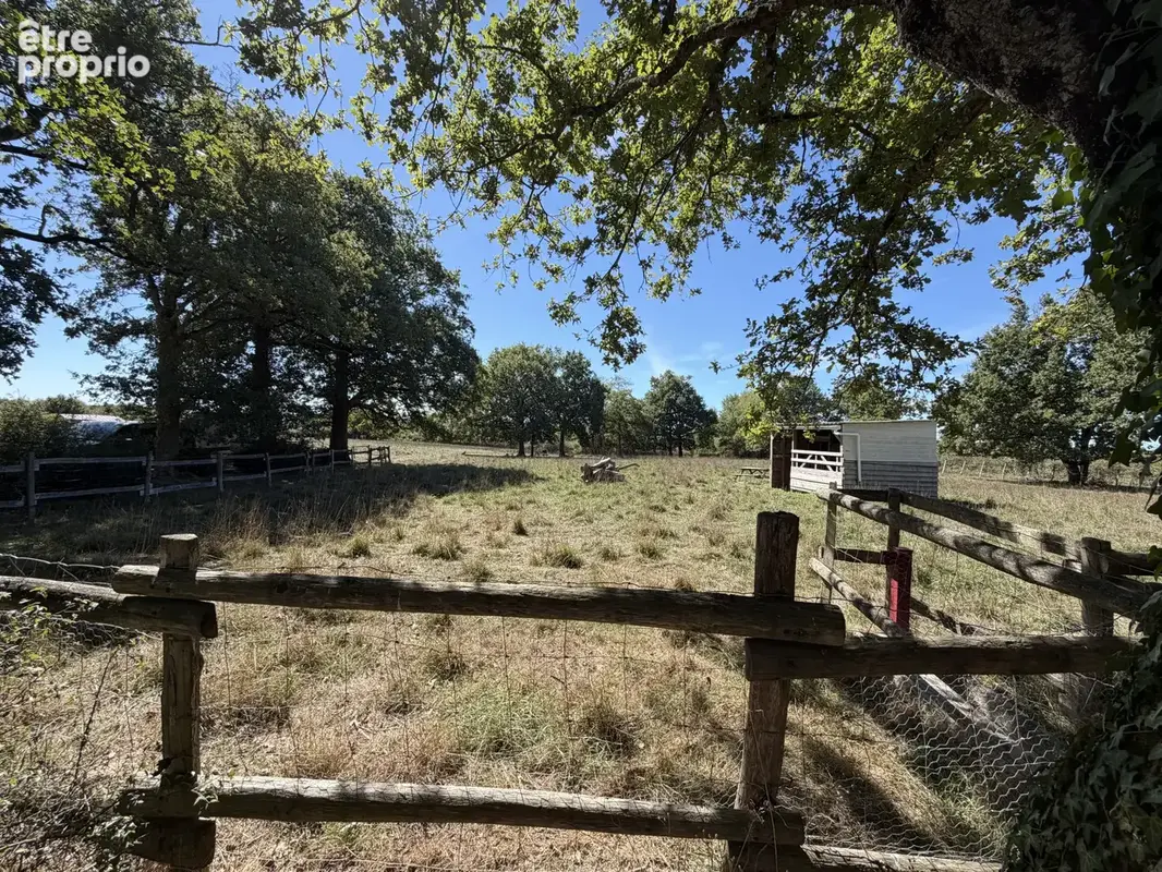 Entre AIZENAY et CHALLANS, longère rénovée,4 chambres sur 16 000 m2 de terrain - photo 19