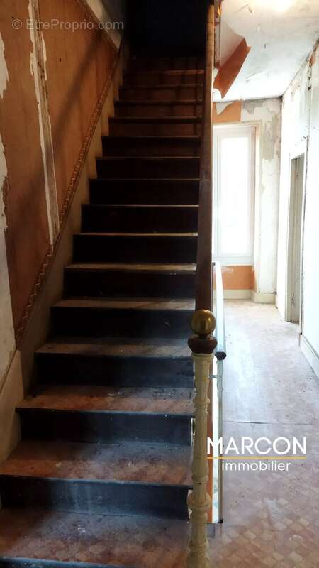 Maison à BONNAT