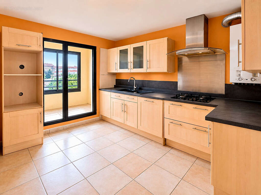 Appartement T4 de 99 m² avec terrasse et loggia - photo 4