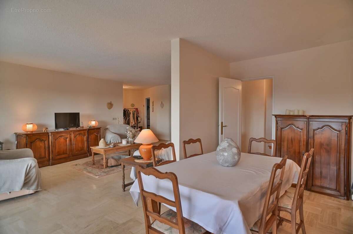 Appartement à MANDELIEU-LA-NAPOULE