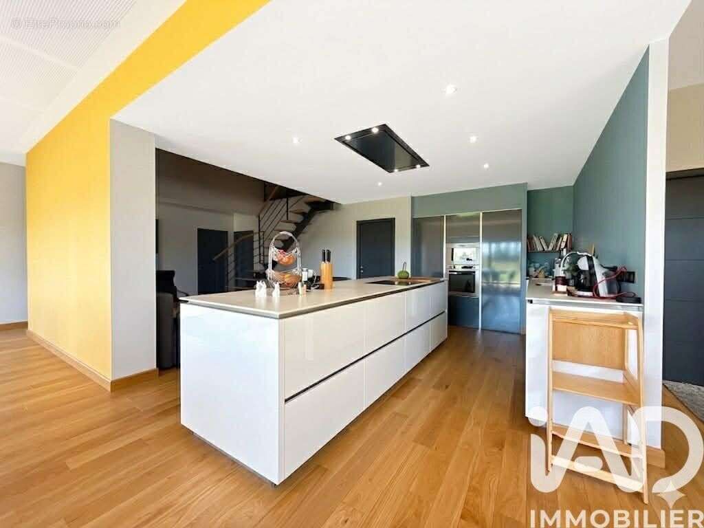 Maison 199 m² à Ingre  - photo 2