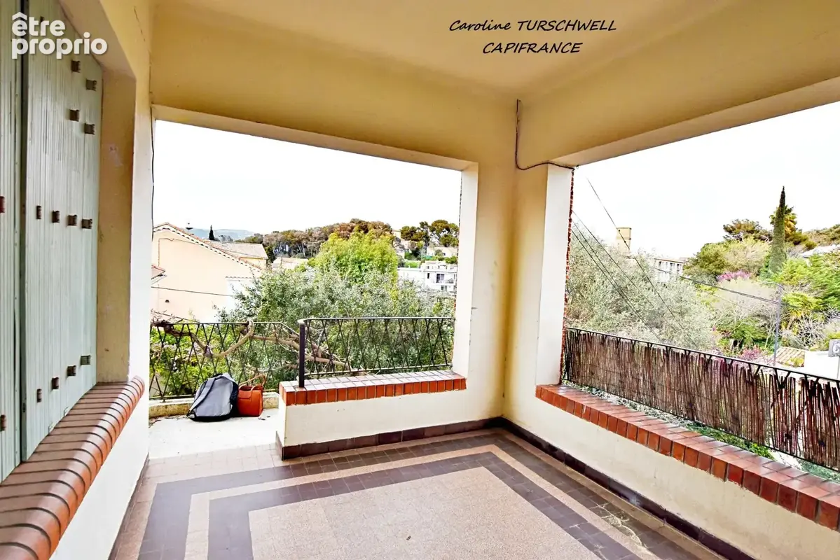 La seyne sur mer (83) - 1 maison de 2 appartements - 190m² - 1,5km du port - 3km des sablettes - photo 5