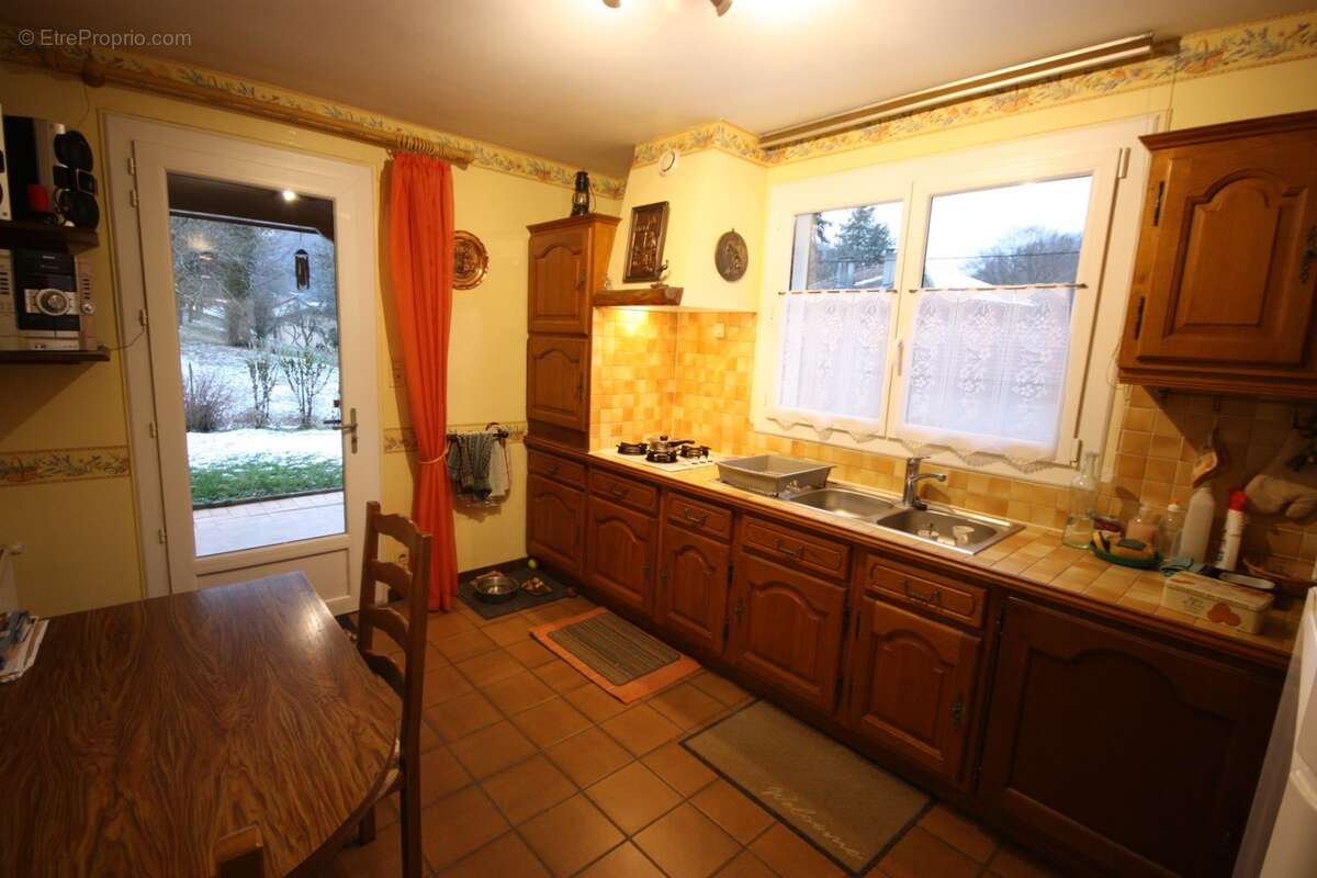 Maison à vendre 5 pièces de 135 m² sur terrain de 723 m² SAINT RAMBERT EN BUGEY (01) - photo 8