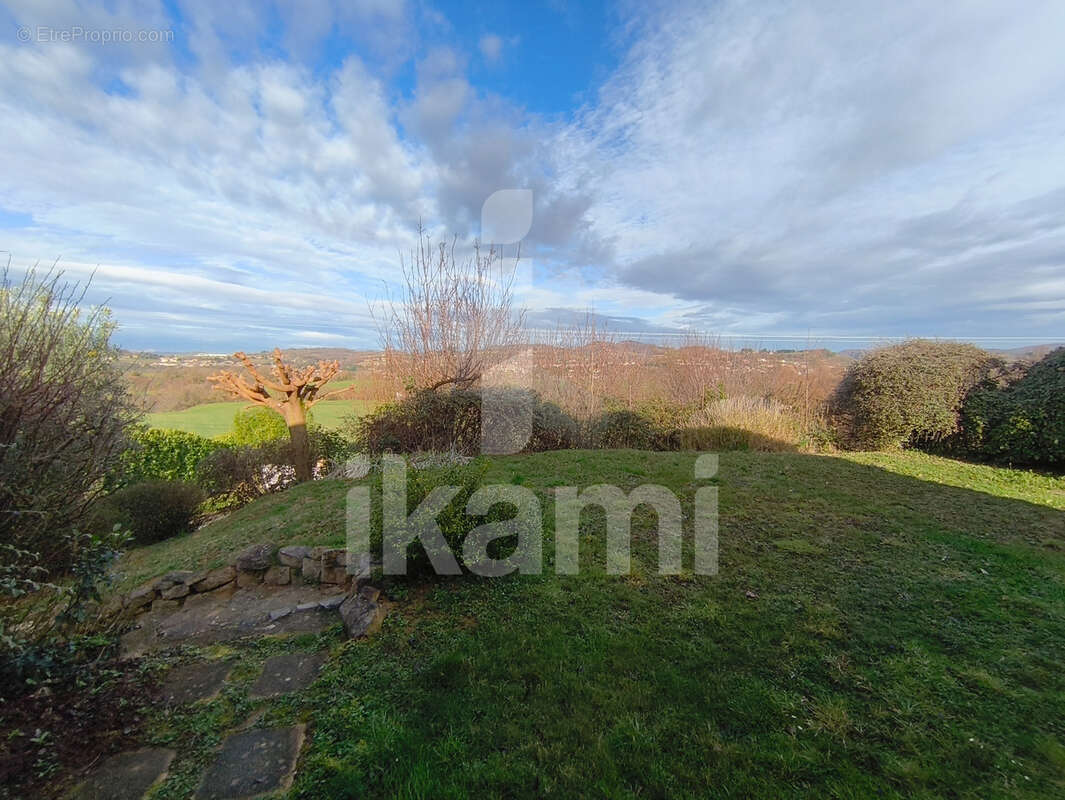 Maison à SAINT-DONAT-SUR-L'HERBASSE