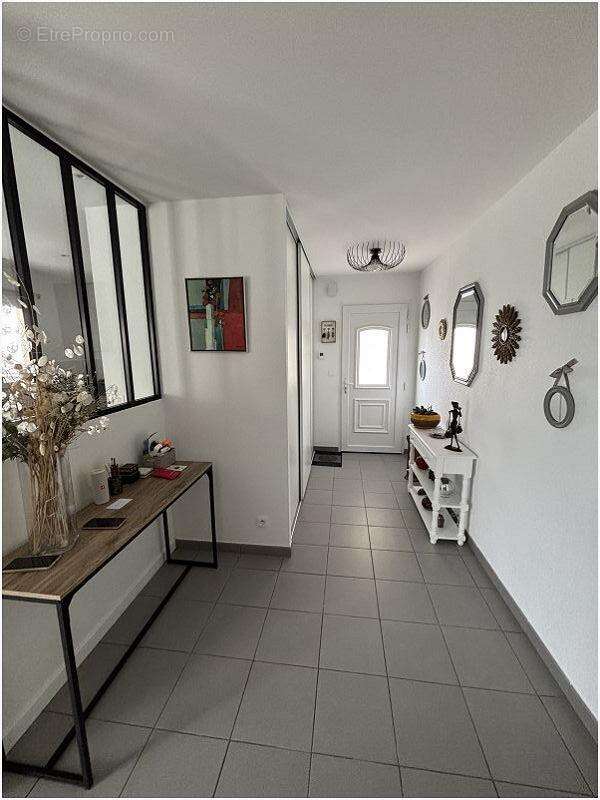 CASTELNAU D' ESTRETEFONDS Maison 4 pièces de plain pied 109M² garage - photo 4