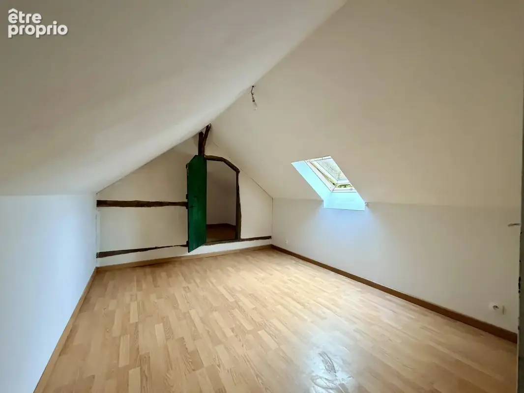 Propriété avec 2 maisons et 2 granges à renover - 1,3ha - photo 12