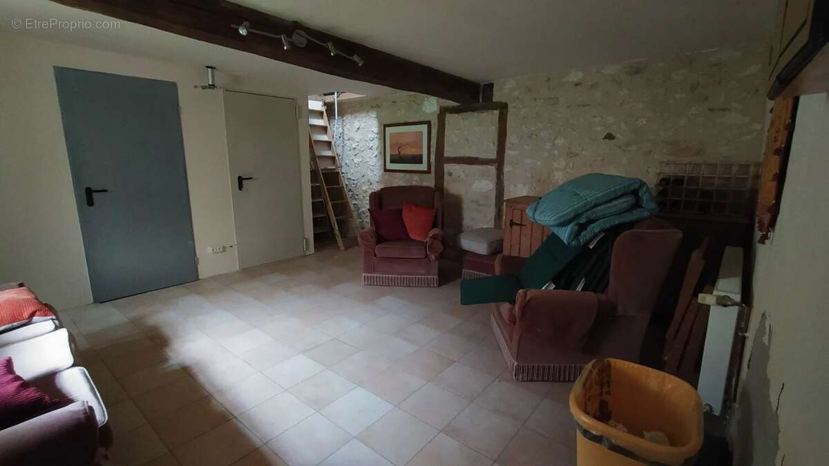 Maison de village spacieuse - photo 8