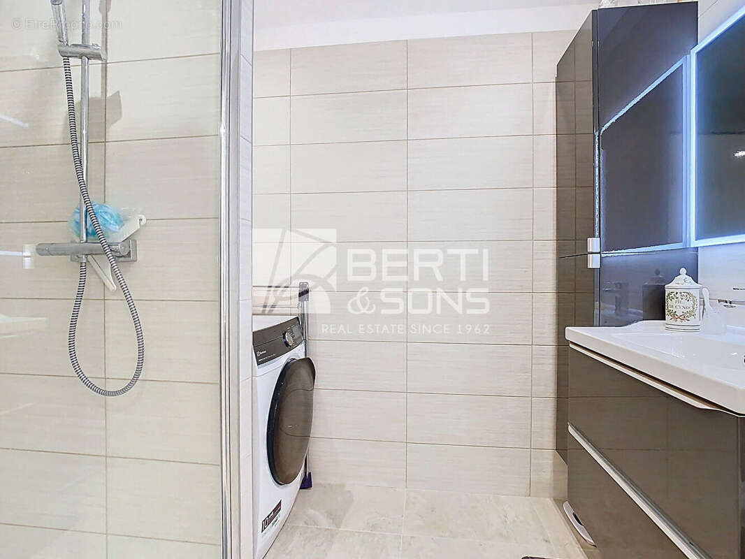 Appartement à MANDELIEU-LA-NAPOULE