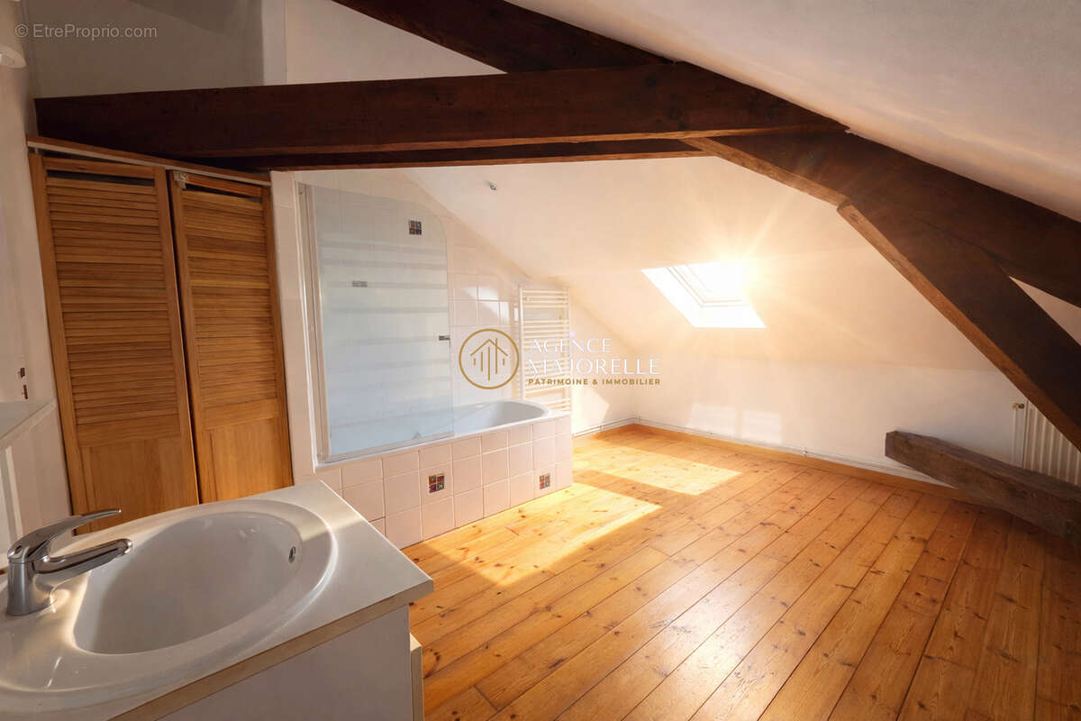 Appartement à MIRECOURT