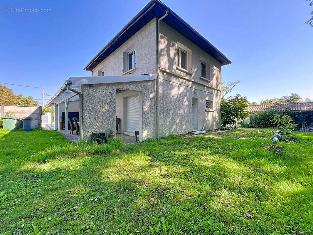 Maison à BLANQUEFORT