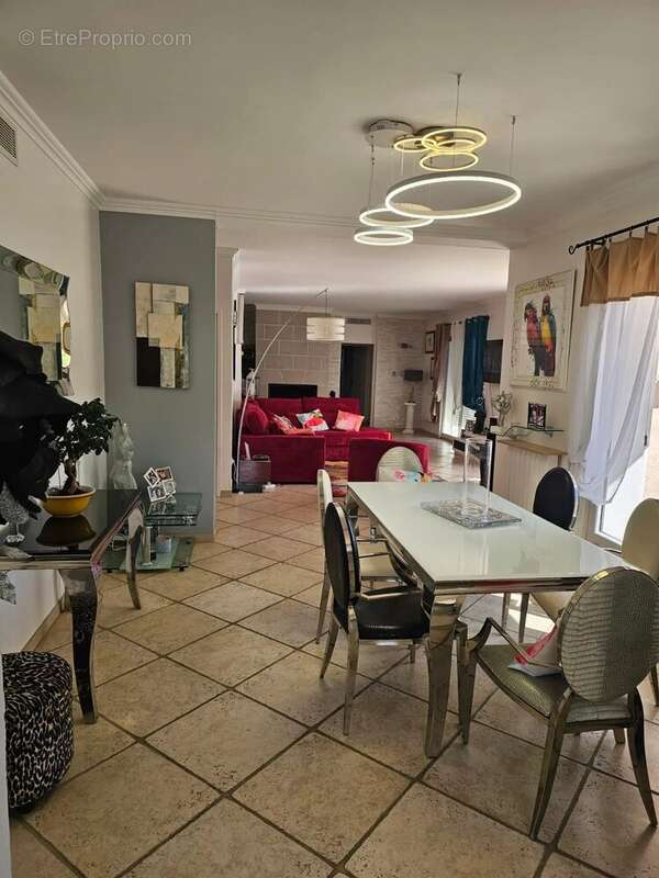 Appartement à MOUANS-SARTOUX