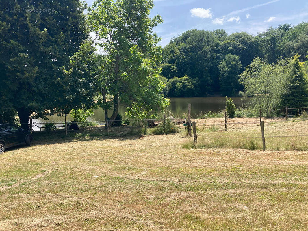 Terrain à LA GENEYTOUSE