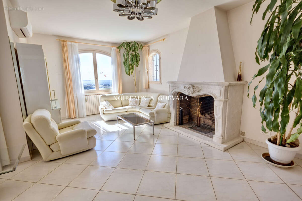 Maison 290 m² à Mandelieu-La-Napoule  - photo 6