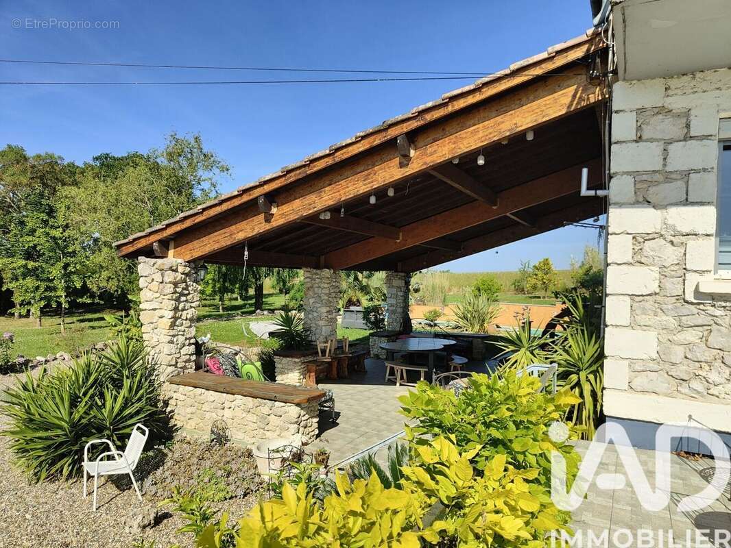 Maison 147 m² à Xaintrailles  - photo 7