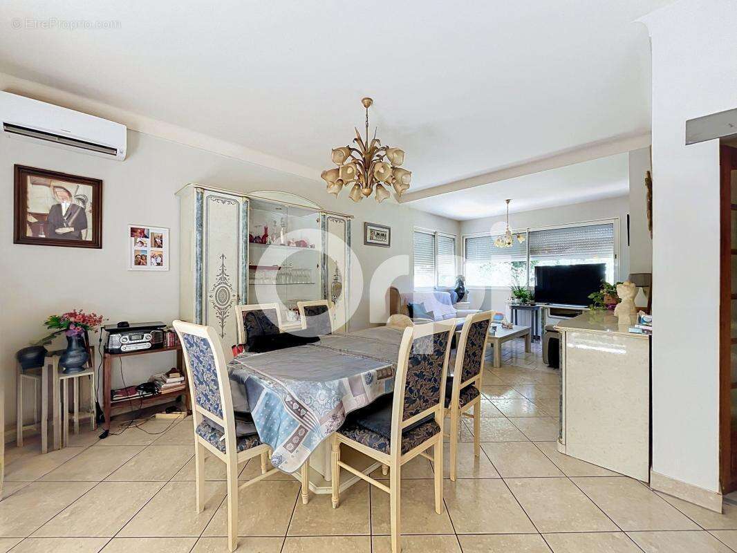  COUP DE CŒUR – Maison familiale avec jardin arboré, piscine et dépendance - photo 4