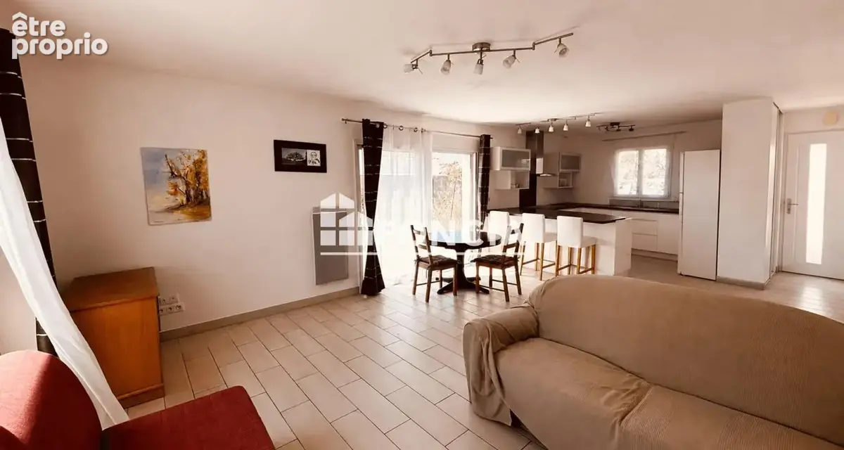 A 15km de La Rochelle - Plain pied 4 chambres - photo 2