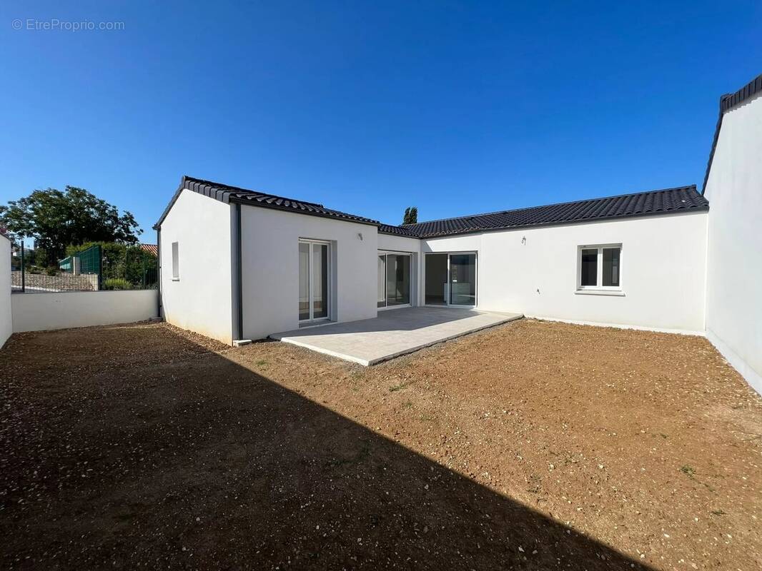 Maison à VAUX-SUR-MER