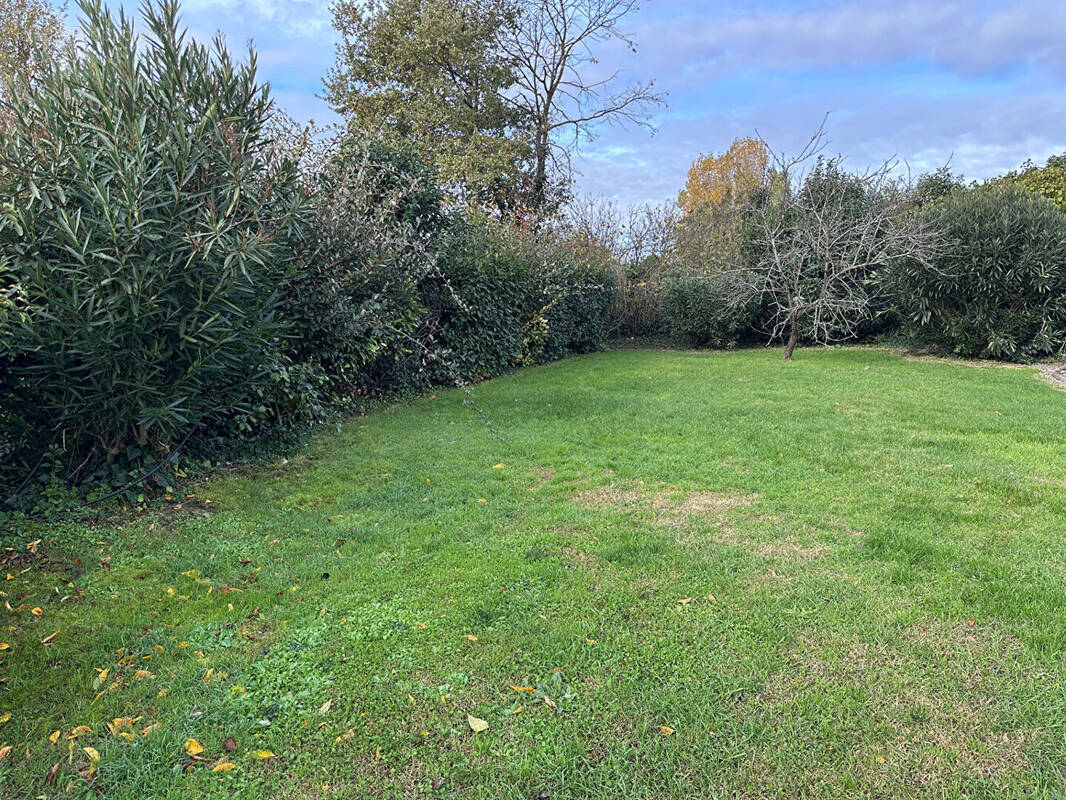 Terrain à CASTELNAU-D'ESTRETEFONDS