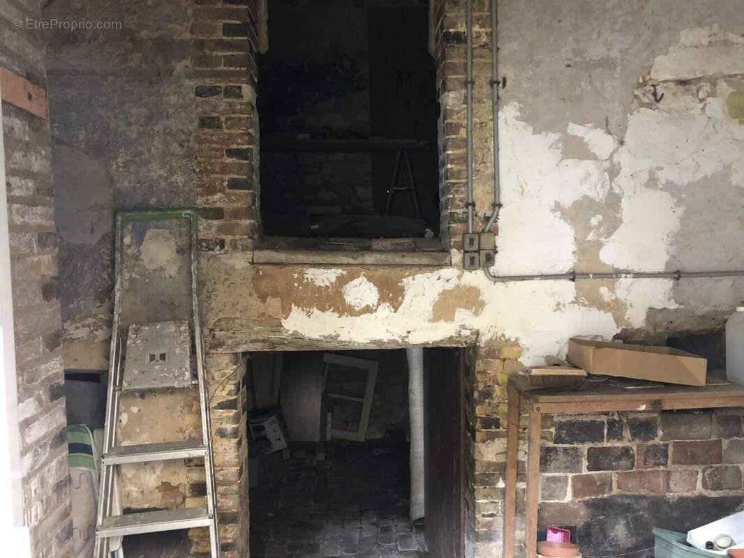 Maison à VILLENEUVE-L&#039;ARCHEVEQUE