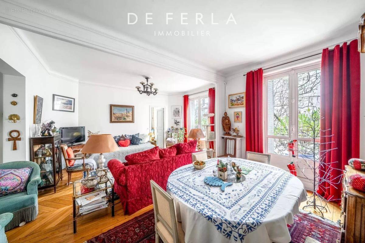 Appartement à PARIS-14E