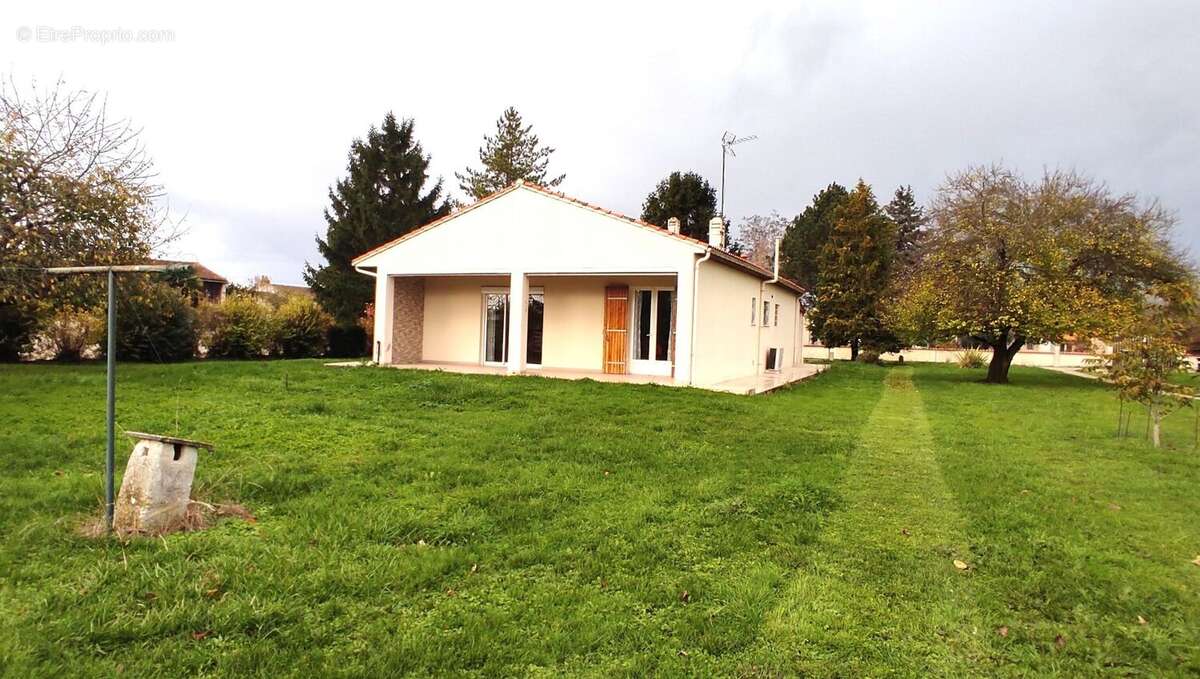 Maison à LES GONDS