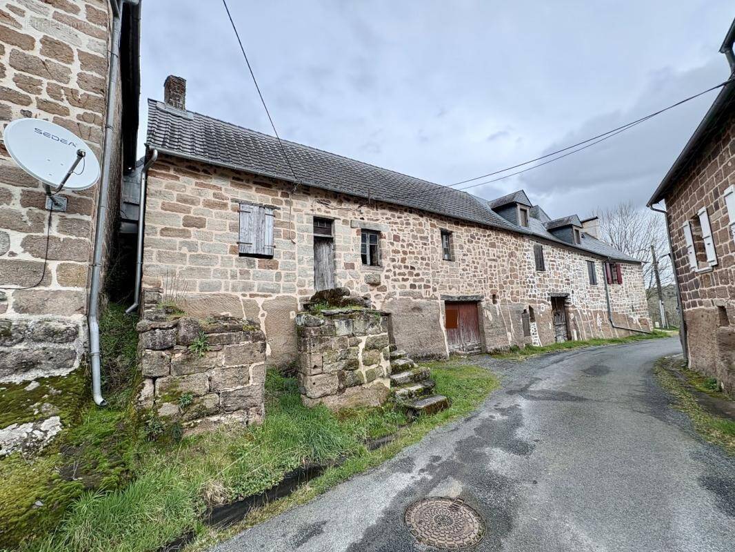 Maison à SAINT-AULAIRE