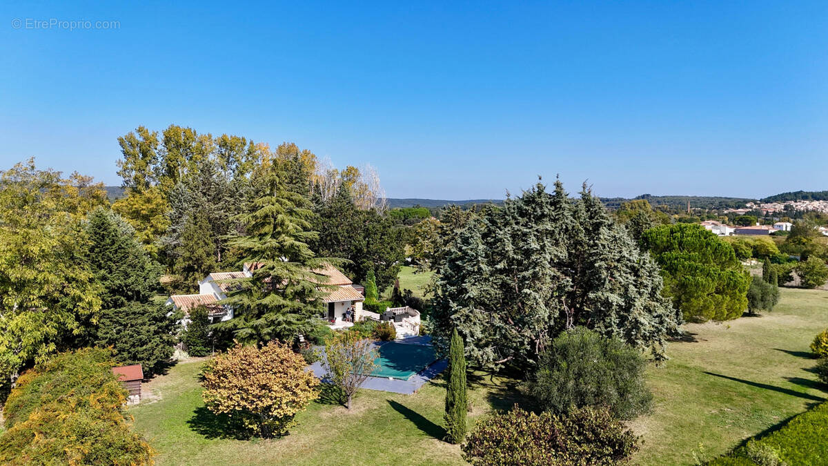 Maison à SAINT-QUENTIN-LA-POTERIE