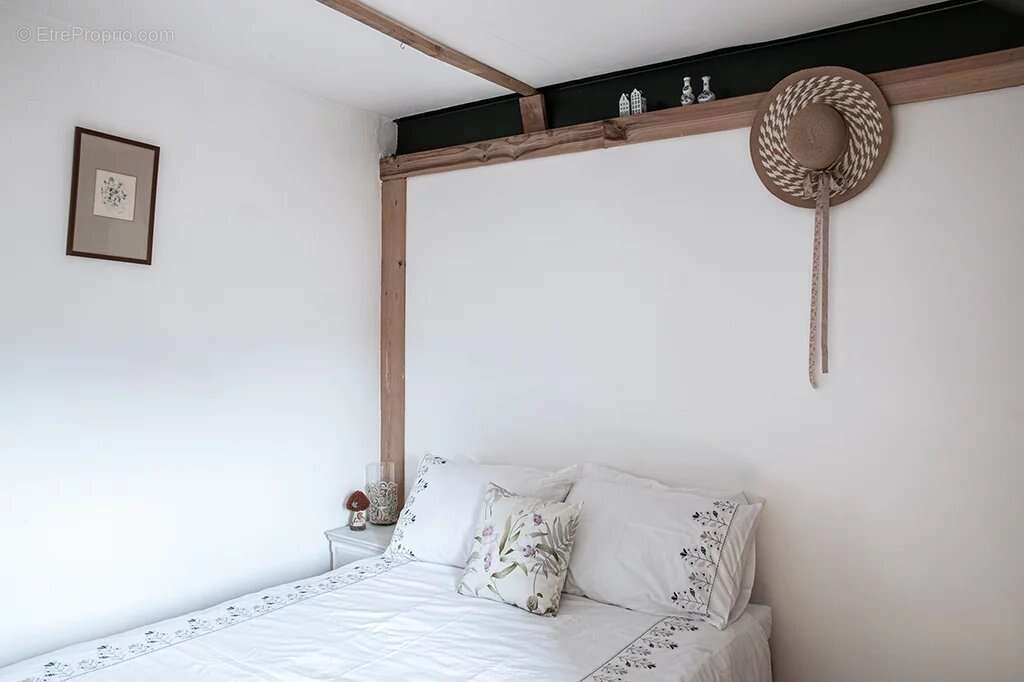 Maison à SAINTE-COLOMBE-SUR-L'HERS