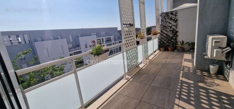 Appartement 80 m² à Istres  - photo 4