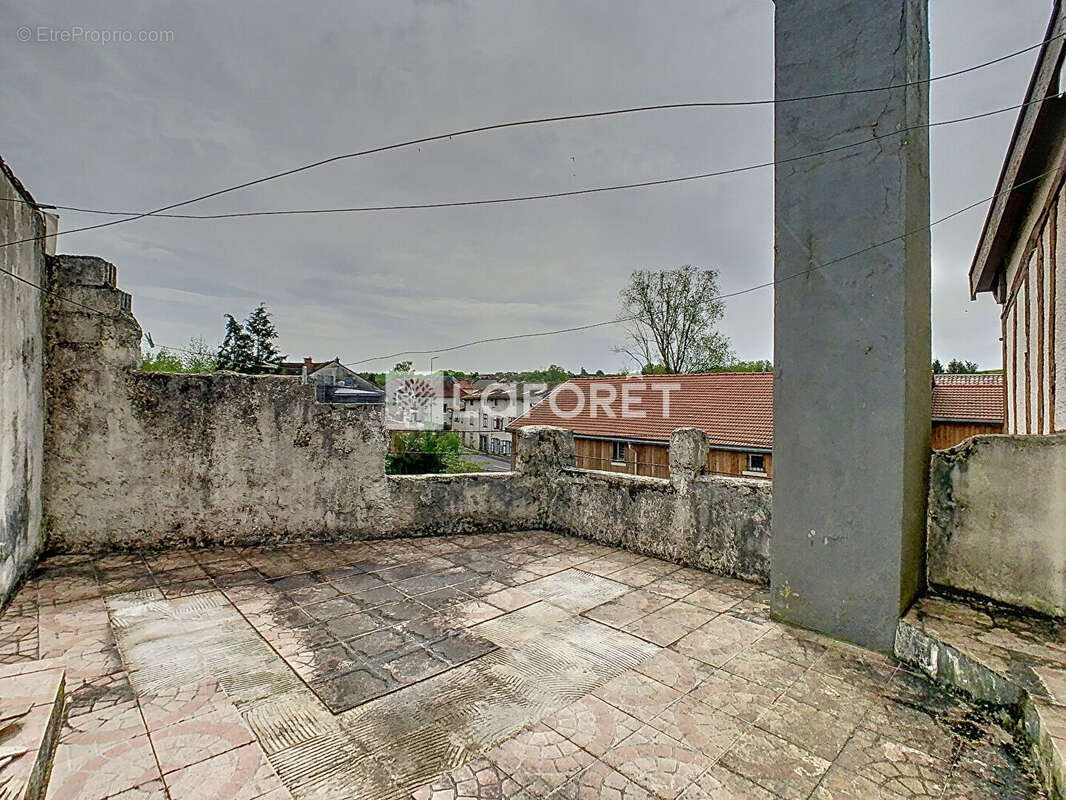 Maison à SAINTE-MENEHOULD