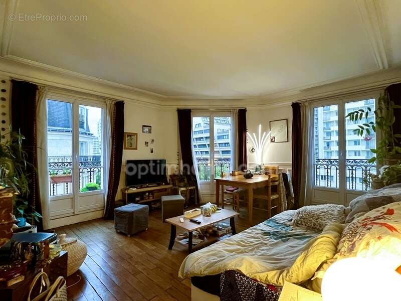 Appartement à PARIS-19E