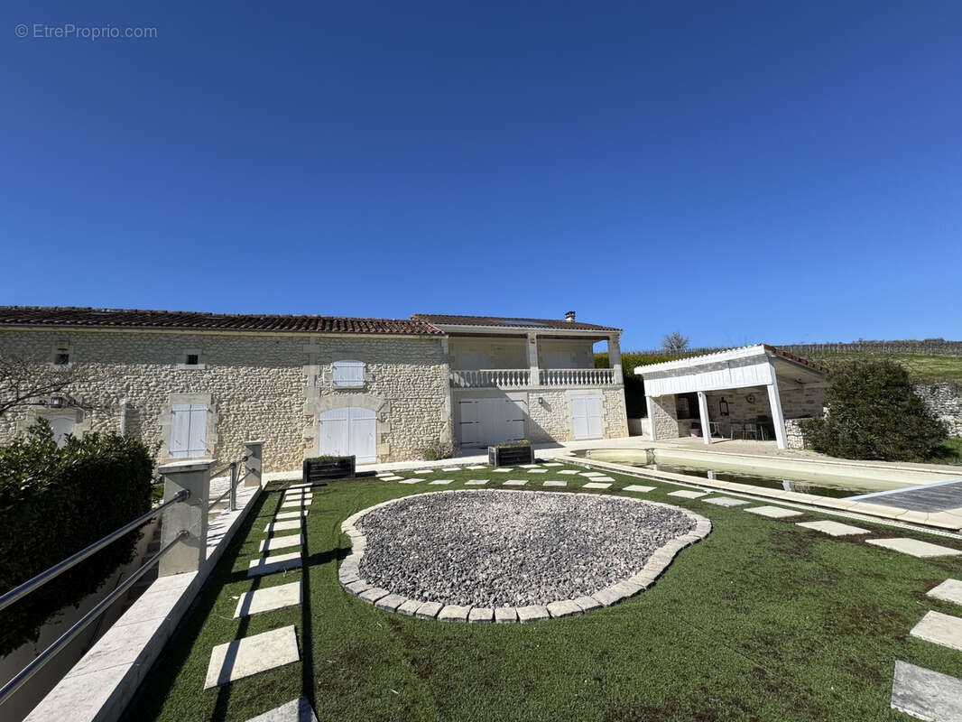 Maison à LIGNIERES-SONNEVILLE