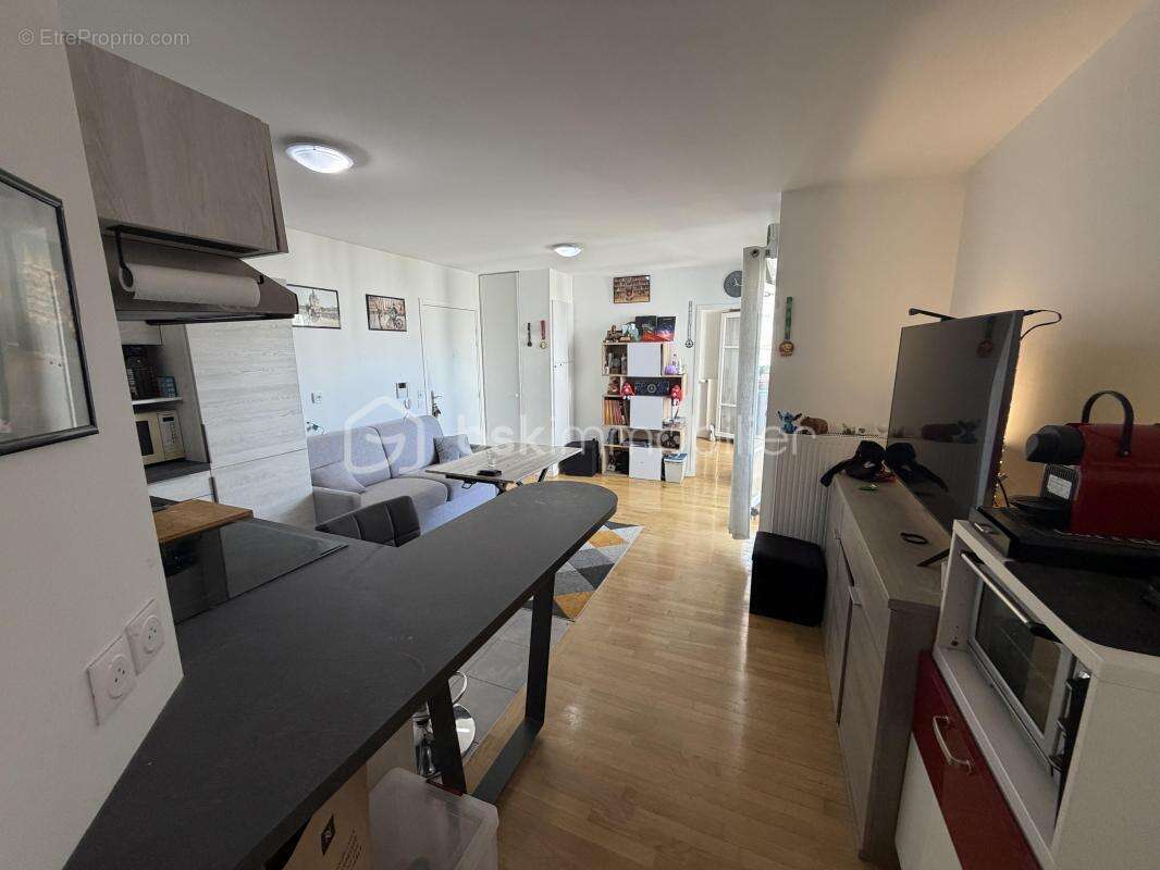 Charmant petit F3 récent avec loggia, ascenseur et double parking - photo 5