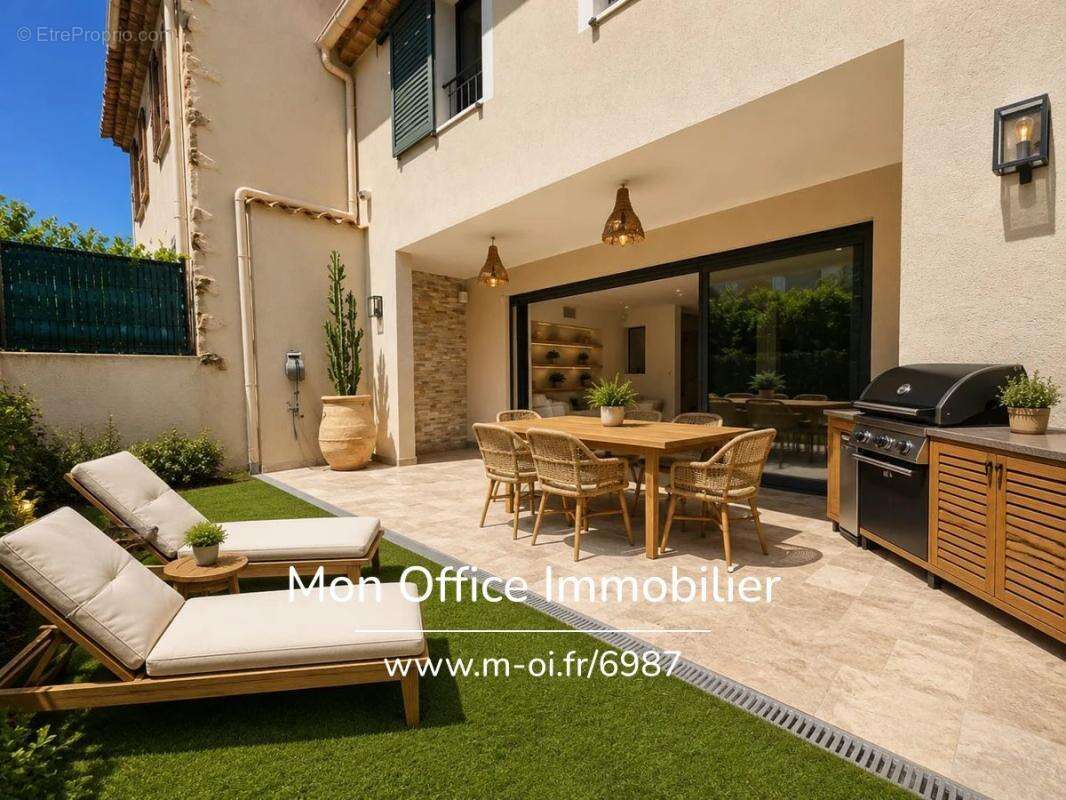 Référence : 6987-les - maison de village rénovée à cogolin - photo 2
