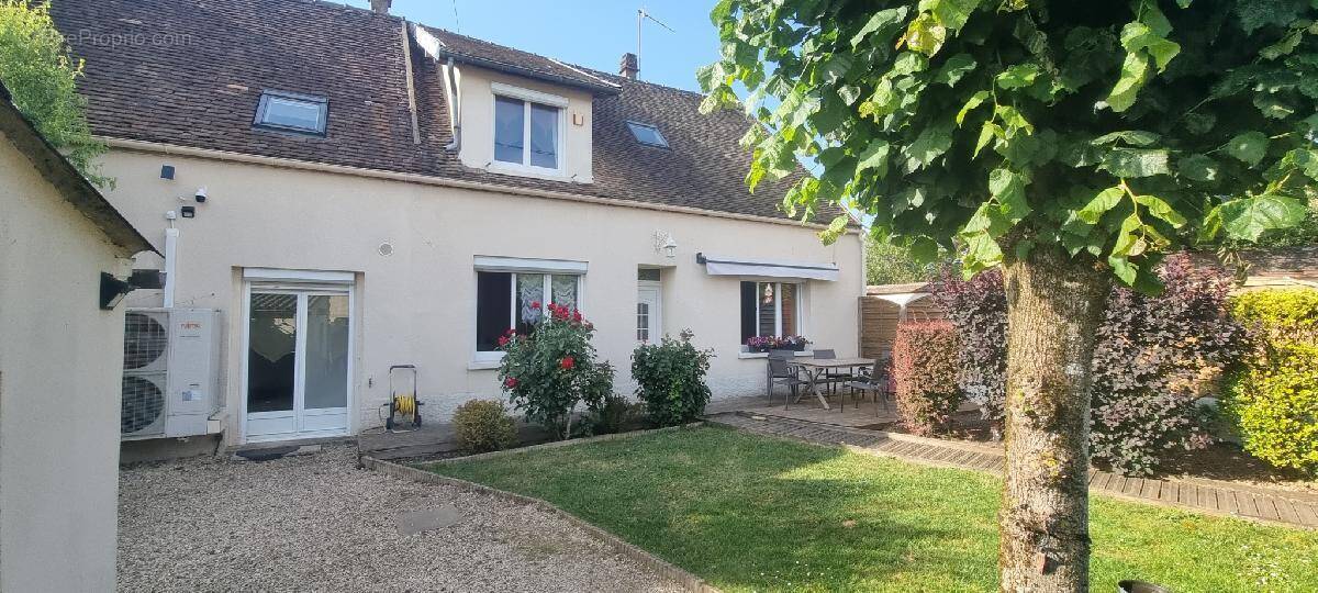 Maison à SAINT-SEROTIN