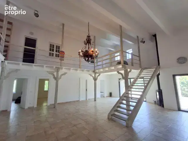 Maison 8 pièces 290 m² à vendre à Les Vans (07140) - photo 2