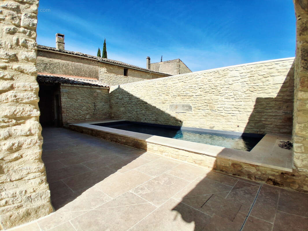 Maison à GORDES