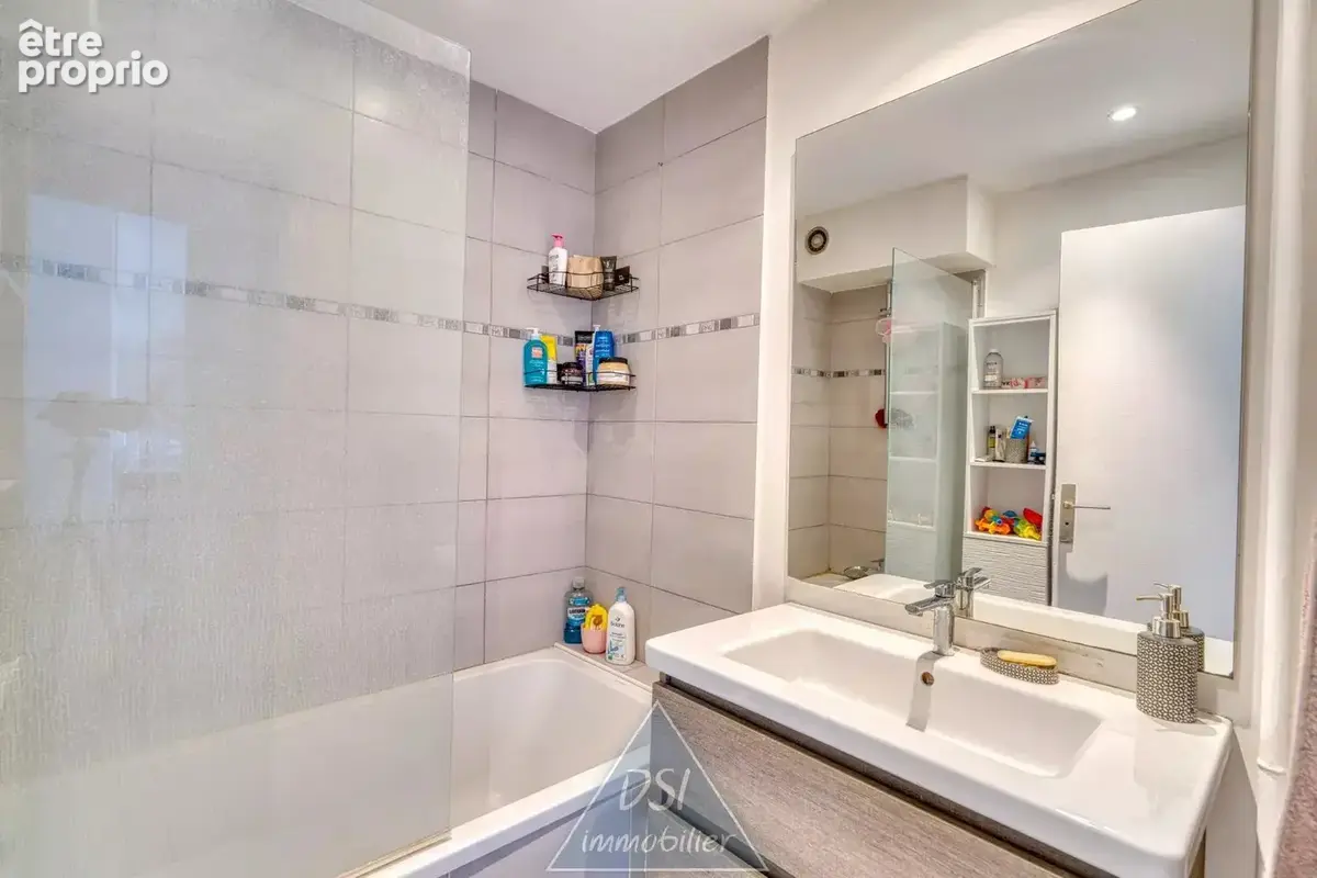 Villeurbanne cusset – à visiter sans tarder – t3/t4 – 68 m² – 2 chambres + bureau/dressing – balcons – parking & cave – ascenseu - photo 4