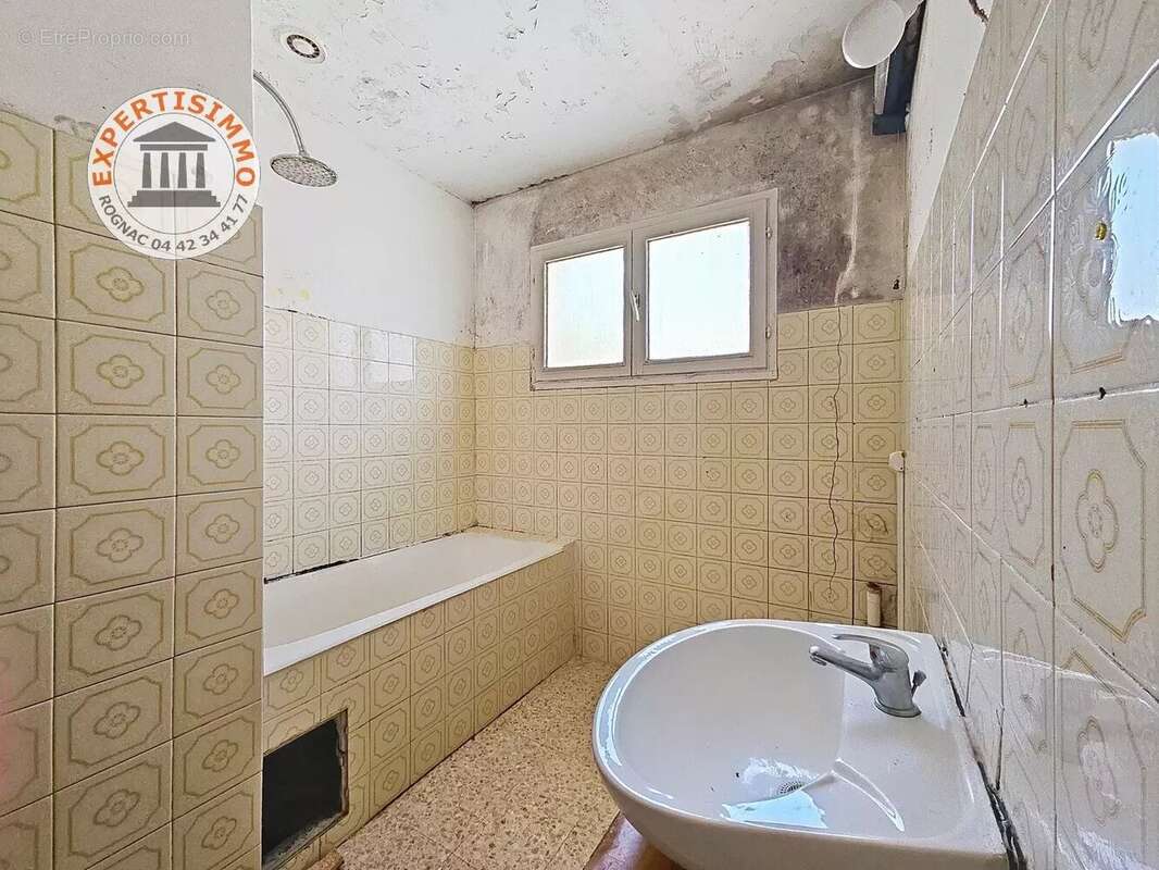 Maison à LA FARE-LES-OLIVIERS