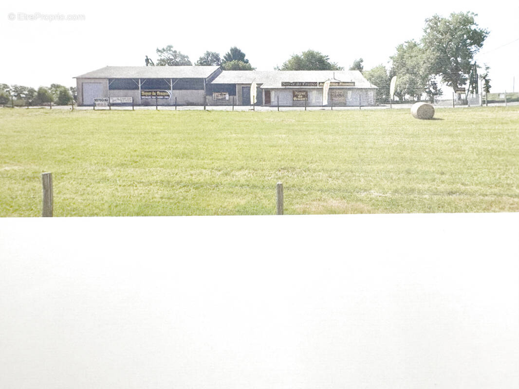 Bâtiment commercial avec dépôt - photo 3