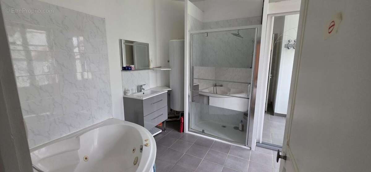 Maison à EGUZON-CHANTOME