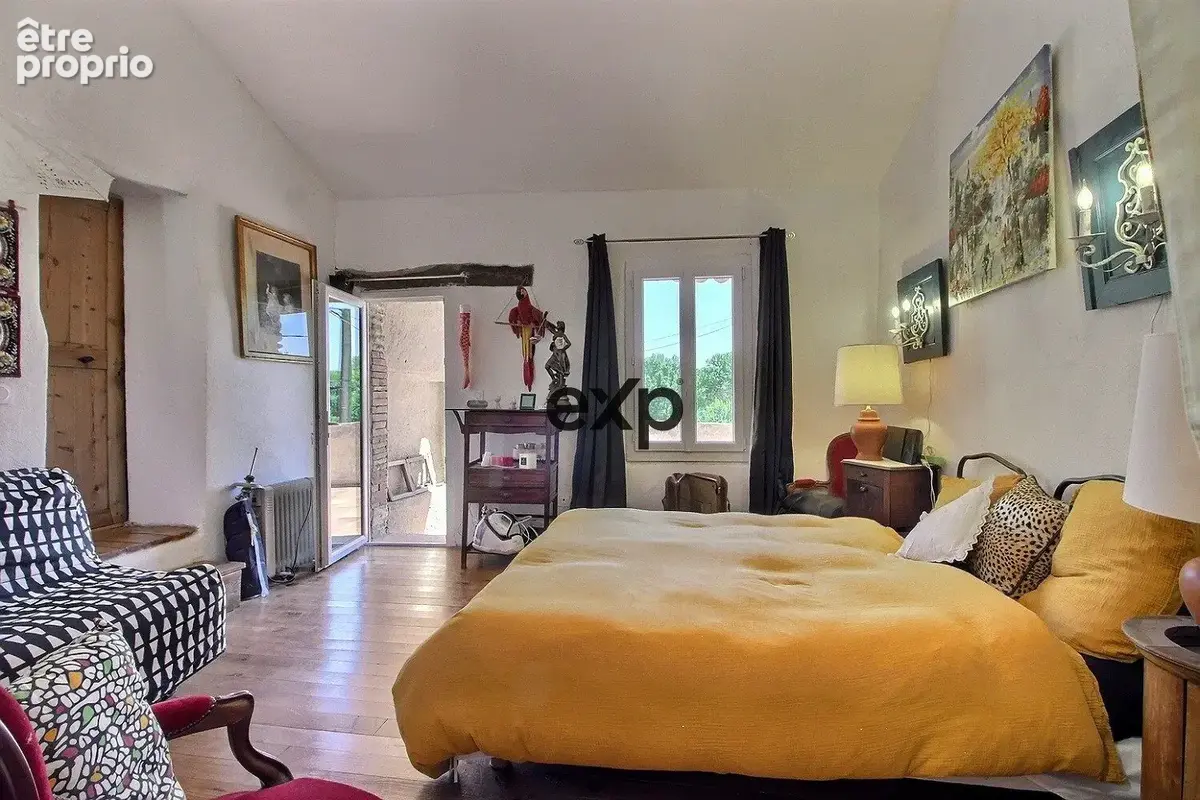 Maison 205 m² à Suze-La-Rousse  - photo 8
