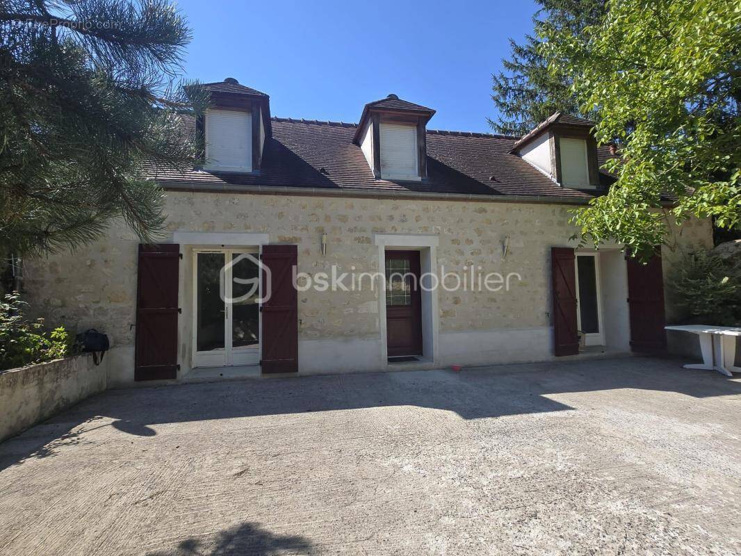 Maison à NESLES-LA-VALLEE